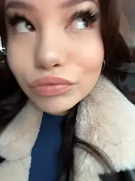 Chloe  Moon online show from December 3, 2025, 12:15 pm