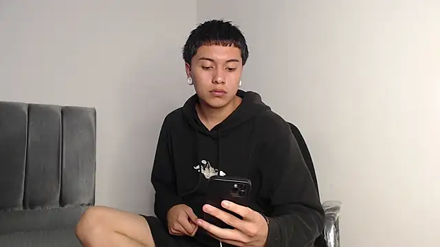 alex-lover online show from December 19, 2025, 12:14 am