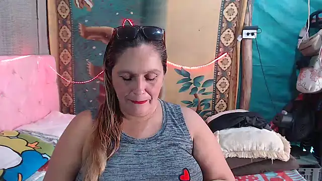 mom son dirty online show from November 14, 2025, 1:59 pm