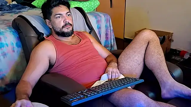 Snapshot of LUH133 chatting on February 9, 2026, 4:16 pm LUH133 online show from February 9, 2026, 4:16 pm