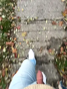 Tomkitomkii online show from November 6, 2025, 2:54 pm