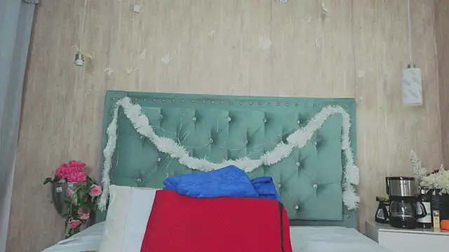 Snapshot of Marcelaa_fox chatting on December 18, 2025, 7:46 am Marcelaa fox online show from December 18, 2025, 7:46 am