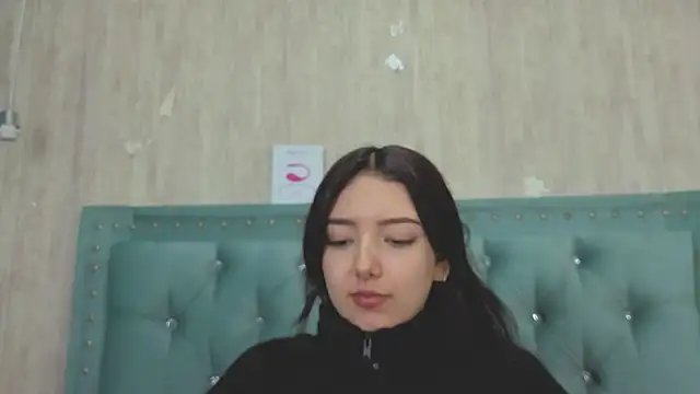 Marcelaa fox online show from September 18, 2025, 8:01 pm