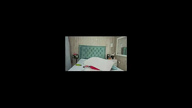 Snapshot of Marcelaa_fox chatting on February 24, 2026, 10:32 pm Marcelaa fox online show from February 24, 2026, 10:32 pm