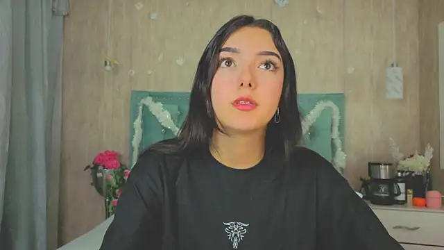 Snapshot of Marcelaa_fox chatting on December 17, 2025, 7:41 pm Marcelaa fox online show from December 17, 2025, 7:41 pm