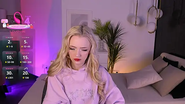 Snapshot of EmilyAir chatting on November 13, 2025, 4:22 pm EmilyAir online show from November 13, 2025, 4:22 pm