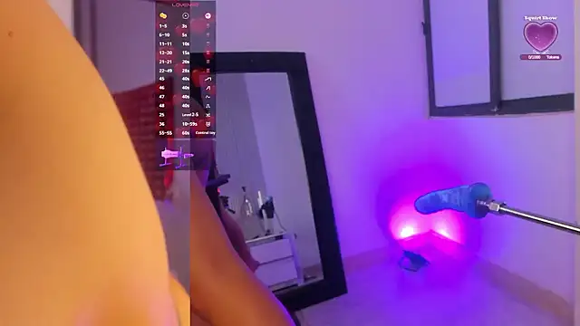 LunaAridi online show from February 12, 2026, 10:20 pm