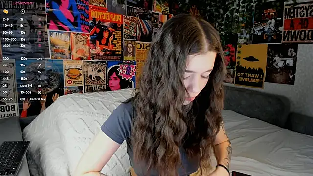 Butterflys1268 online show from March 15, 2025, 7:59 pm