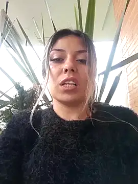 Sweel Leyva18 online show from March 6, 2025, 9:09 pm