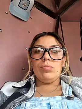 Snapshot of Sweel_Leyva18 chatting on June 25, 2026, 8:25 pm Sweel Leyva18 online show from June 25, 2026, 8:25 pm