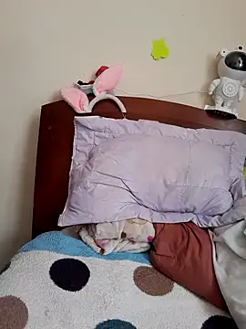 Sweel Leyva18 online show from October 22, 2025, 7:57 pm