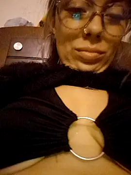 Sweel Leyva18 online show from March 8, 2025, 4:56 am