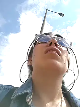 Sweel Leyva18 online show from March 13, 2025, 7:06 pm