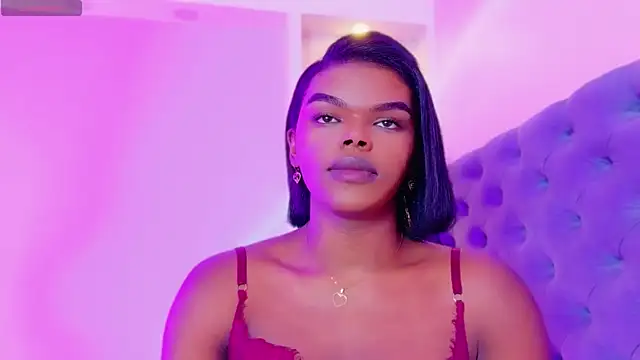 Snapshot of CamiEstrada chatting on October 24, 2025, 1:21 pm CamiEstrada online show from October 24, 2025, 1:21 pm