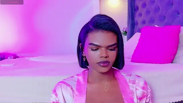 Snapshot of CamiEstrada chatting on October 24, 2025, 12:53 am CamiEstrada online show from October 24, 2025, 12:53 am