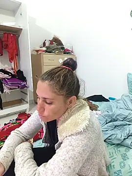 Scarlett-Leh online show from November 23, 2025, 5:39 am