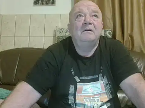 Snapshot of fullballs6 chatting on February 20, 2025, 3:01 am fullballs6 online show from February 20, 2025, 3:01 am