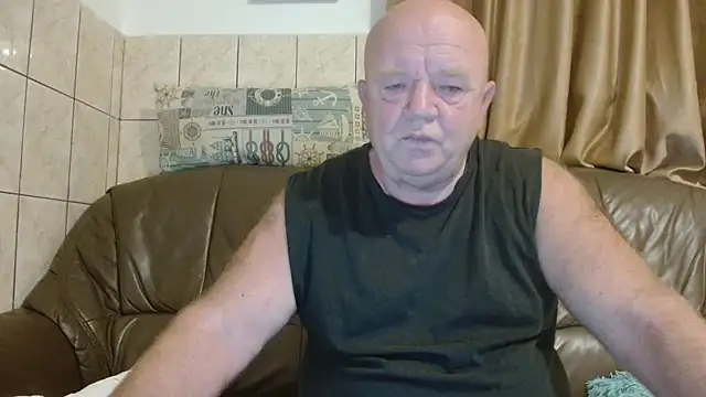 Snapshot of fullballs6 chatting on October 2, 2025, 1:53 am fullballs6 online show from October 2, 2025, 1:53 am