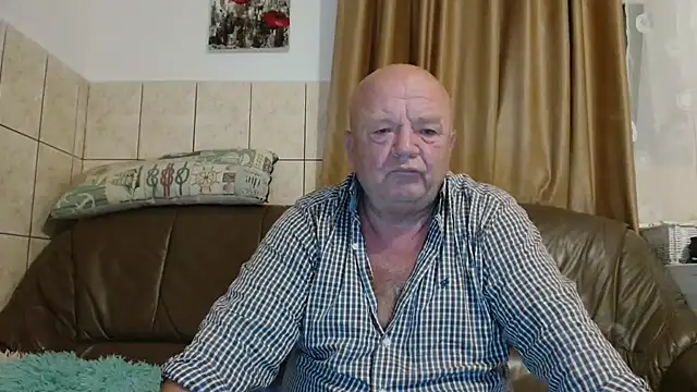 Snapshot of fullballs6 chatting on September 19, 2025, 2:15 am fullballs6 online show from September 19, 2025, 2:15 am