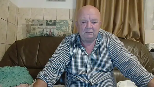 Snapshot of fullballs6 chatting on October 3, 2025, 1:53 am fullballs6 online show from October 3, 2025, 1:53 am