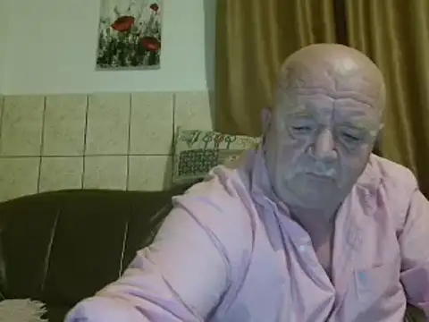 Snapshot of fullballs6 chatting on February 19, 2025, 2:44 am fullballs6 online show from February 19, 2025, 2:44 am