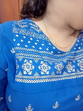 Snapshot of princesslesbi chatting on November 30, 2025, 12:33 am princesslesbi online show from November 30, 2025, 12:33 am