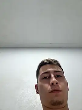 Comepussys online show from April 28, 2026, 10:14 pm