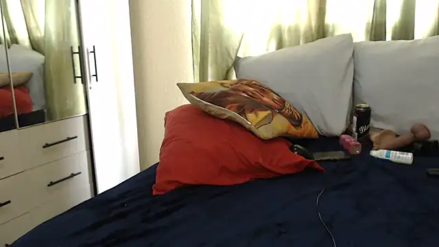 Snapshot of Foxybrownxx1 chatting on November 11, 2025, 7:58 am Foxybrownxx1 online show from November 11, 2025, 7:58 am