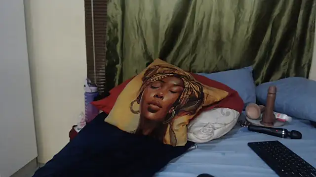 Foxybrownxx1 online show from April 3, 2026, 7:20 pm