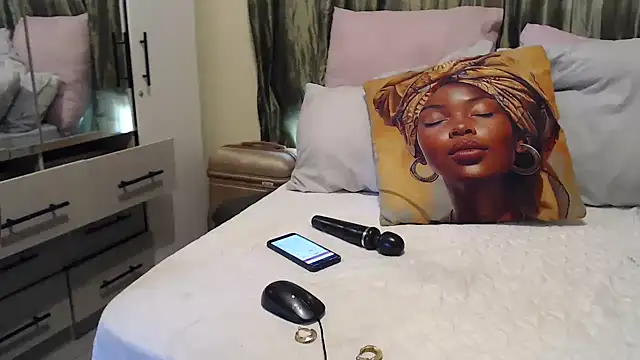 Snapshot of Foxybrownxx1 chatting on October 5, 2025, 6:48 am Foxybrownxx1 online show from October 5, 2025, 6:48 am