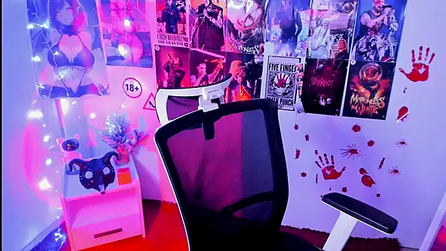 Snapshot of Rudy_02 chatting on October 30, 2025, 10:24 am Rudy 02 online show from October 30, 2025, 10:24 am