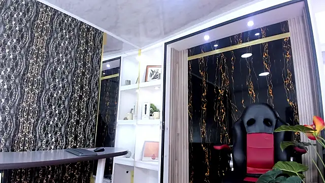 MirandaRossi online show from February 27, 2026, 2:56 am