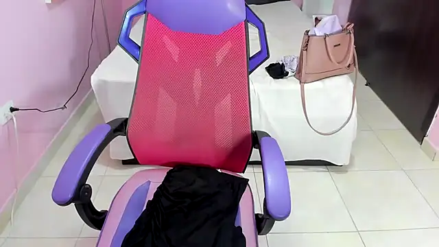 Snapshot of mommy_whore_slut chatting on March 12, 2025, 11:43 am mommy whore slut online show from March 12, 2025, 11:43 am