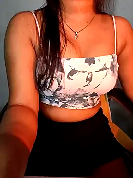 QueenOfHeart 07 online show from March 15, 2025, 3:18 am