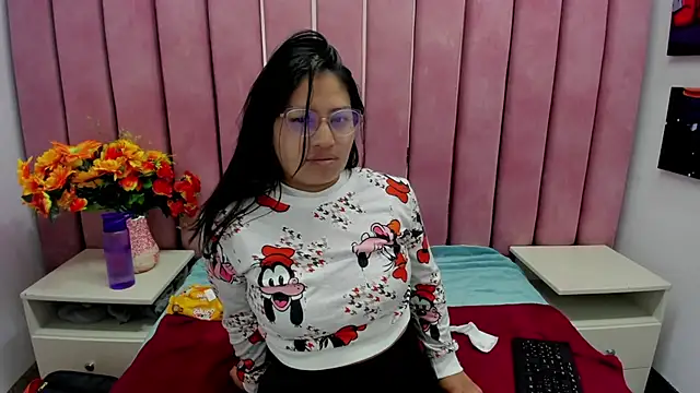 Miaa Smiith  online show from September 25, 2025, 3:01 am