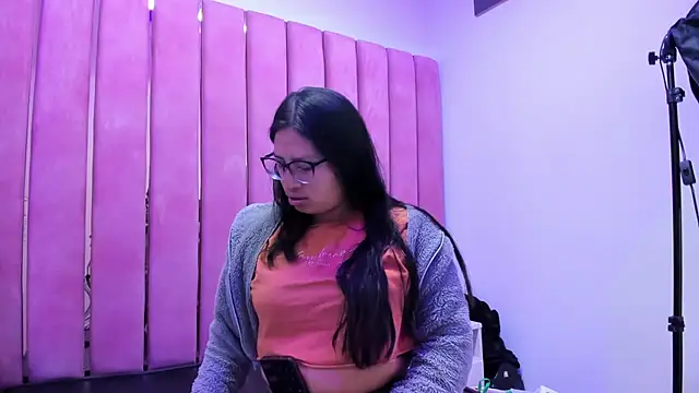 Miaa Smiith  online show from November 25, 2025, 3:29 am