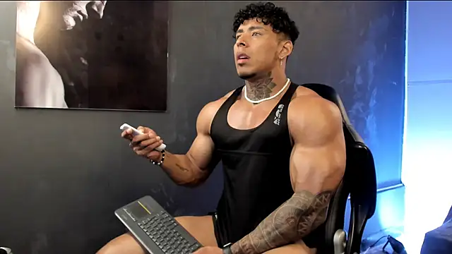 Snapshot of bradley_smith chatting on November 27, 2025, 2:12 am bradley smith online show from November 27, 2025, 2:12 am