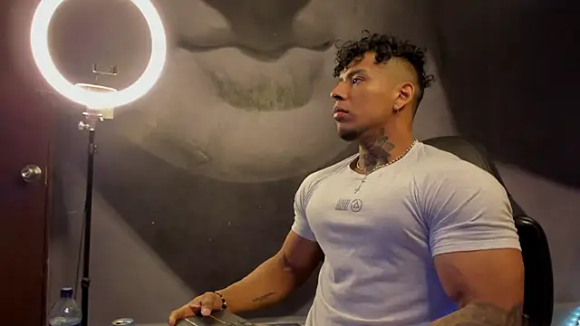 Snapshot of bradley_smith chatting on March 18, 2025, 2:51 am bradley smith online show from March 18, 2025, 2:51 am