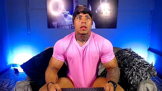 Snapshot of bradley_smith chatting on December 2, 2025, 2:01 am bradley smith online show from December 2, 2025, 2:01 am