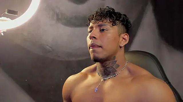 Snapshot of bradley_smith chatting on March 12, 2025, 3:18 pm bradley smith online show from March 12, 2025, 3:18 pm