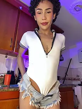 Snapshot of Ambarhilton chatting on January 7, 2026, 2:38 am Ambarhilton online show from January 7, 2026, 2:38 am