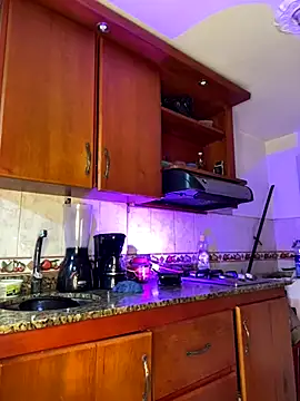 Snapshot of Ambarhilton chatting on January 7, 2026, 11:32 pm Ambarhilton online show from January 7, 2026, 11:32 pm