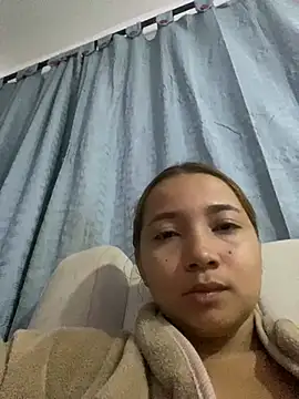 queen angelique online show from February 13, 2025, 5:16 am