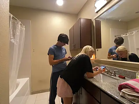 girlfriendmissy online show from March 14, 2025, 9:43 pm