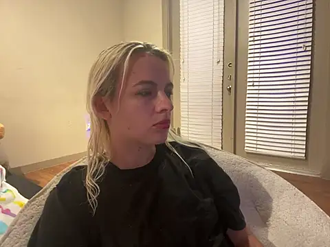 girlfriendmissy online show from February 26, 2025, 3:14 am