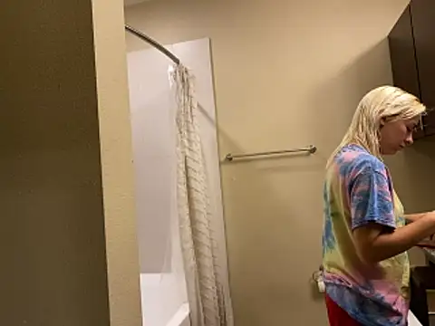 girlfriendmissy online show from October 25, 2025, 6:19 pm