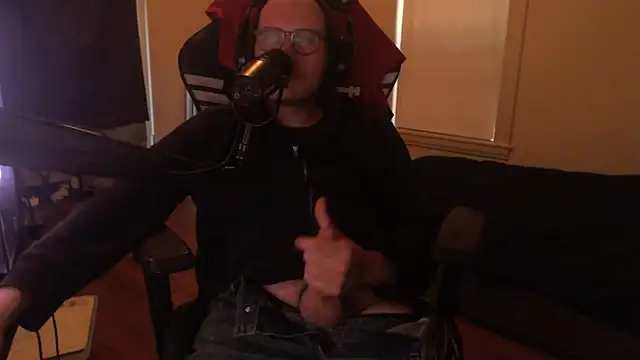 chicostick413 online show from October 5, 2025, 7:37 pm