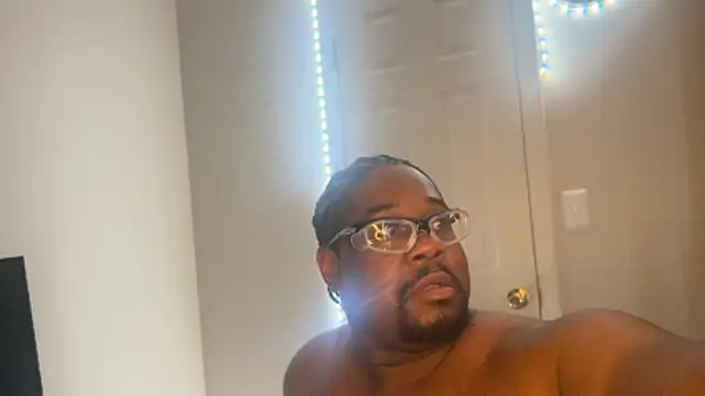 Snapshot of bigtennesseeboy chatting on May 13, 2026, 9:27 am bigtennesseeboy online show from May 13, 2026, 9:27 am