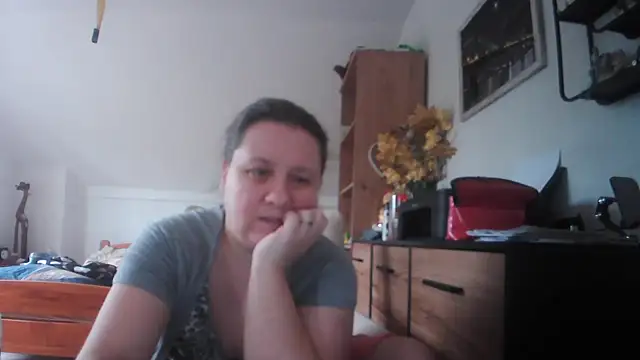 Snapshot of ReifeVenna chatting on July 3, 2026, 7:48 am ReifeVenna online show from July 3, 2026, 7:48 am
