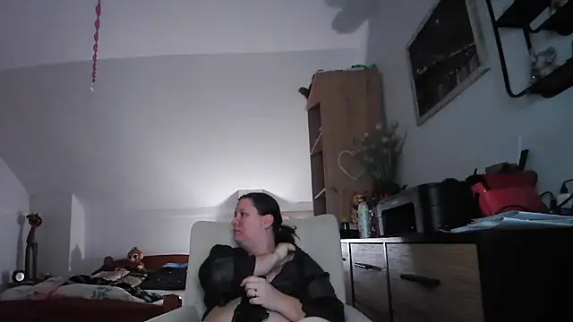 Snapshot of ReifeVenna chatting on February 24, 2026, 5:47 pm ReifeVenna online show from February 24, 2026, 5:47 pm